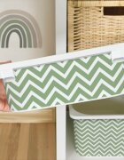 INSPIO Samolepka pro IKEA TROFAST box - Zelený chevron (cik-cak)