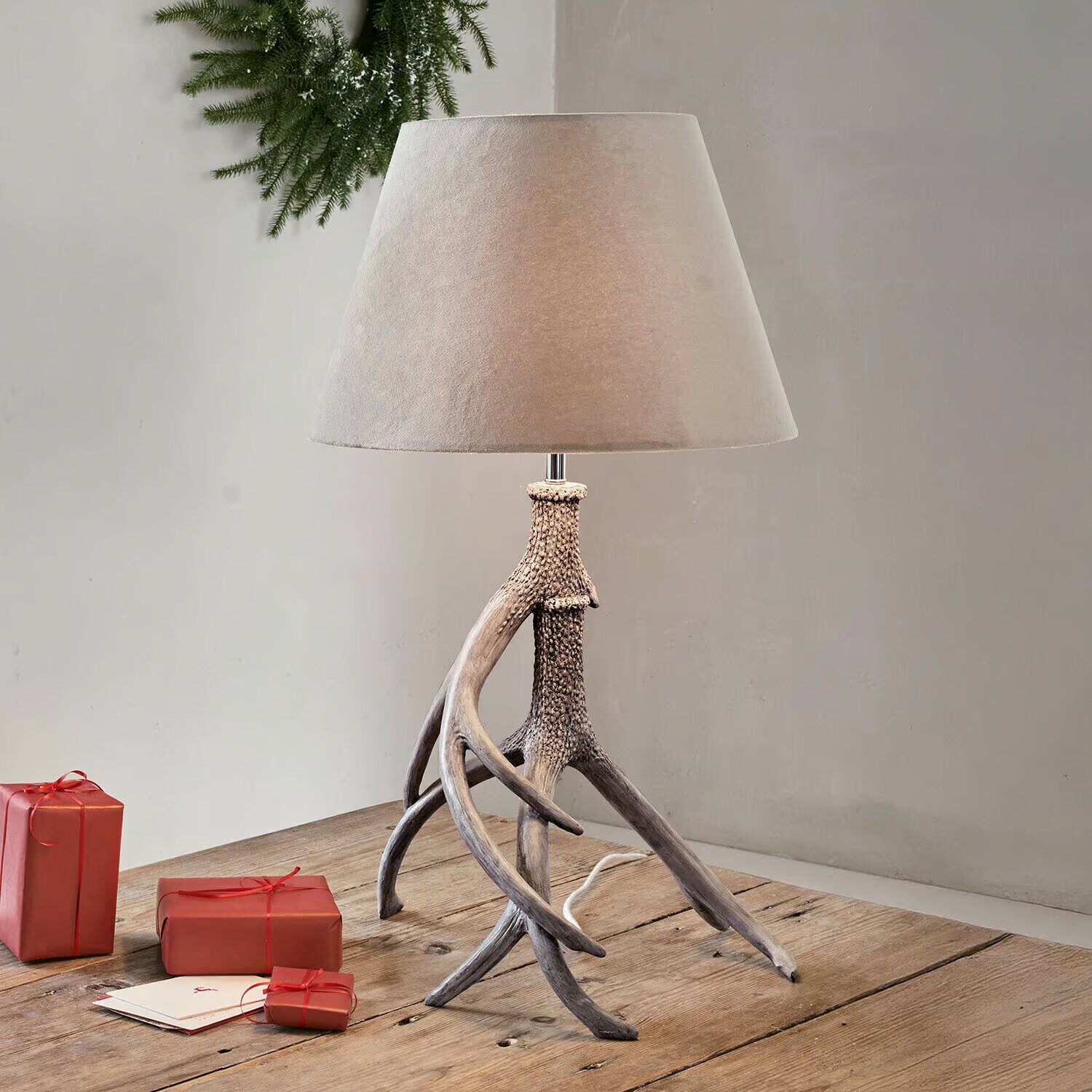 LOBERON Stolní lampa Forelvaine